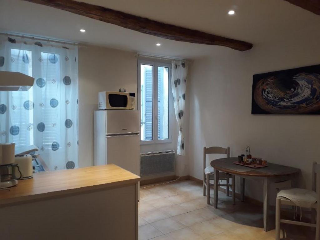 Appartement Les Capena 2 à Collobrières Extérieur photo